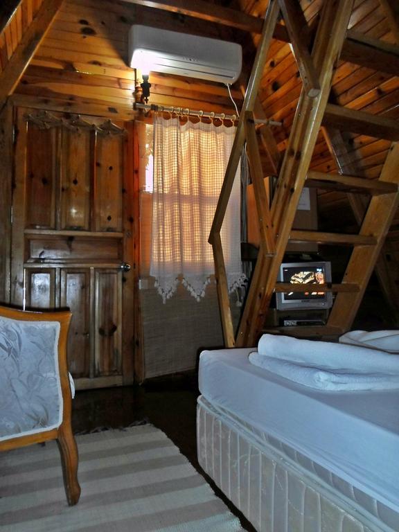 Hotel Oran Pansiyon Agac Evler Çıralı Exteriér fotografie